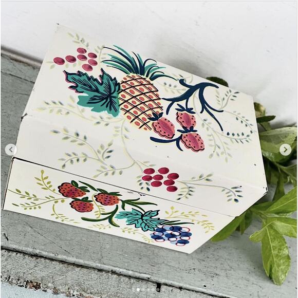 Vintage Tin Recipe Box Chein EMPTY Metal Fruit Pineapple Grape Card List Kitchen - Picture 2 of 7